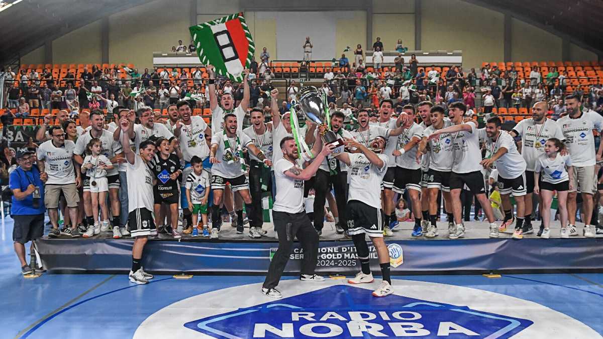 Immagine di Viaggio al centro di Conversano, nuova capitale della pallamano italiana