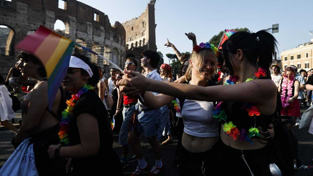 Immagine di Dopo il Gay pride, a che ora è la manifestazione del Pd contro Putin e Khamenei?