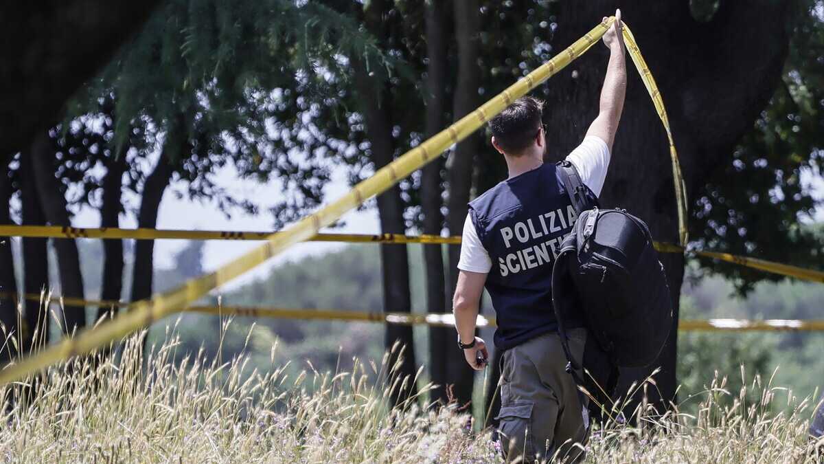 Immagine di Ammazzare d'estate a Roma. Francis Kaufmann, un terribile delitto e la commedia all'italiana
