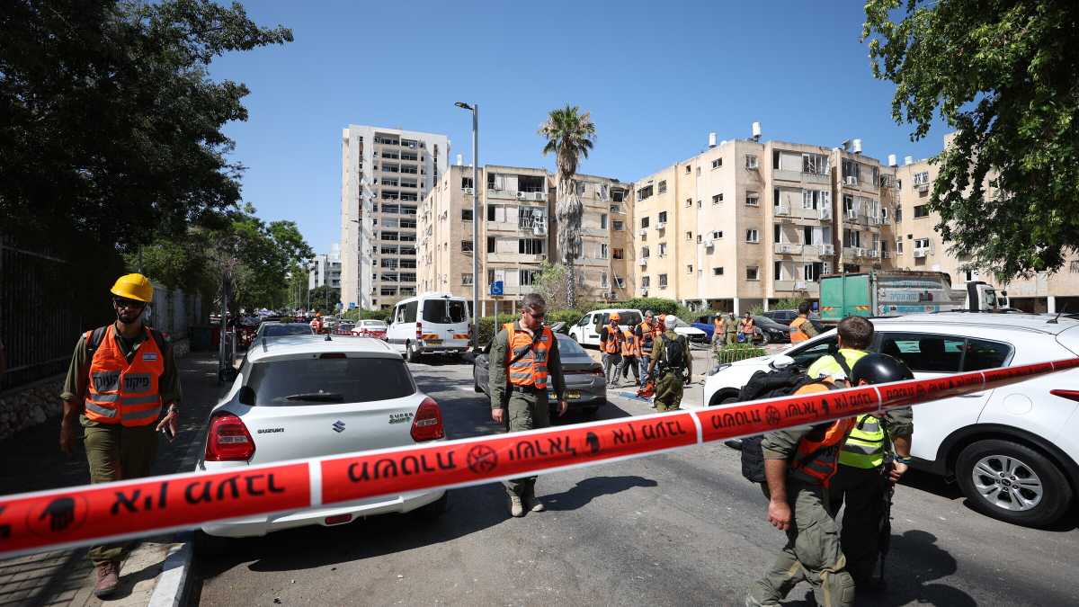 Immagine di I missili dell'Iran sui civili israeliani: colpito l'ospedale di Soroka
