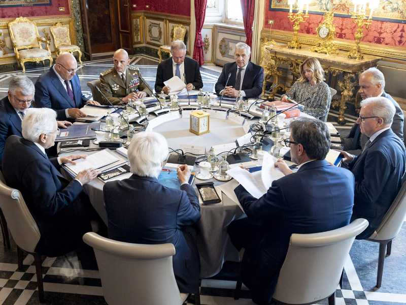 Meloni frena sul coinvolgimento dell'Italia nella guerra all'Iran. Ciriani: "Prima il voto delle Camere"