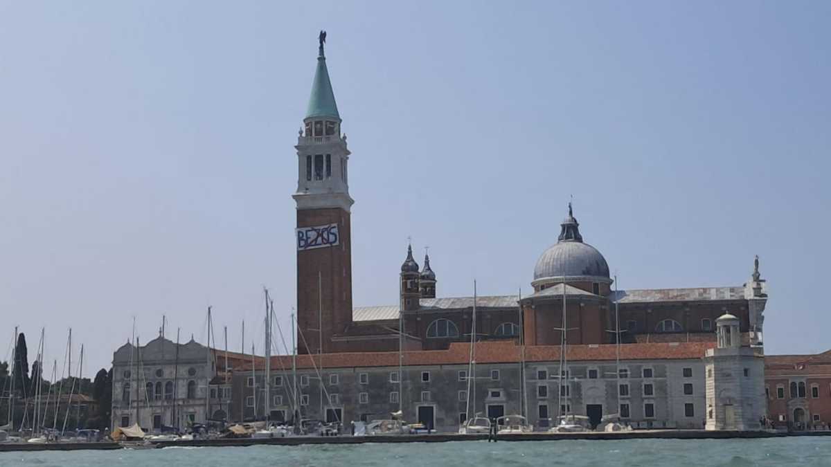 Immagine di Sacrilegio a Venezia. Quello di Bezos non sarà un sacramento ma un simulacro