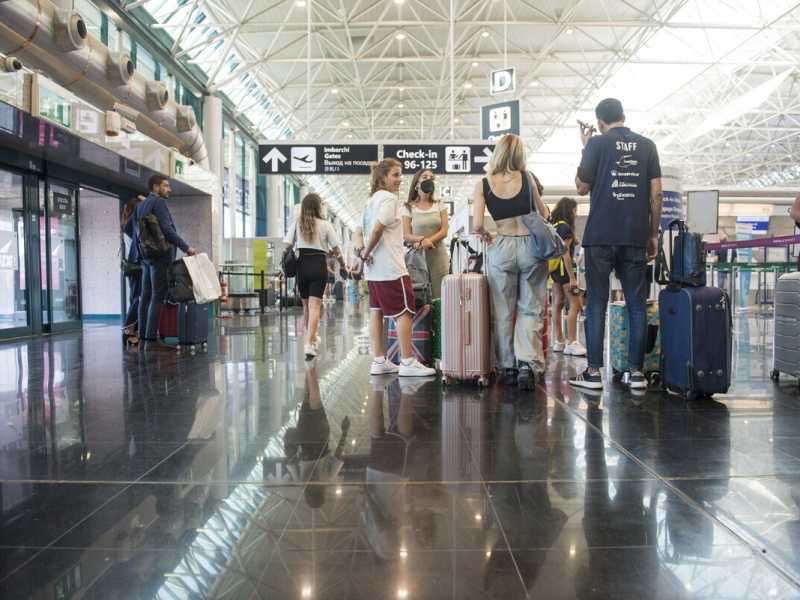 Roma ha un aeroporto da premio. Ma fuori c’è ancora da correre