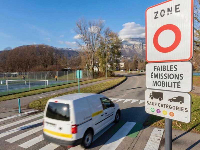 Ztl, sì o no? In Francia Mélenchon le boccia, in Italia la sinistra è divisa