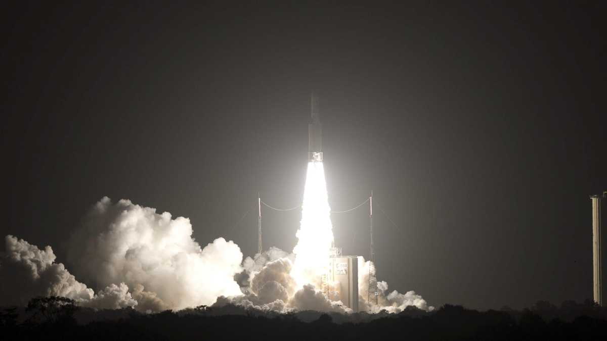 Immagine di Battaglie spaziali. Macron offre sponda all’Italia per un’industria satellitare integrata. Ma non tutto torna