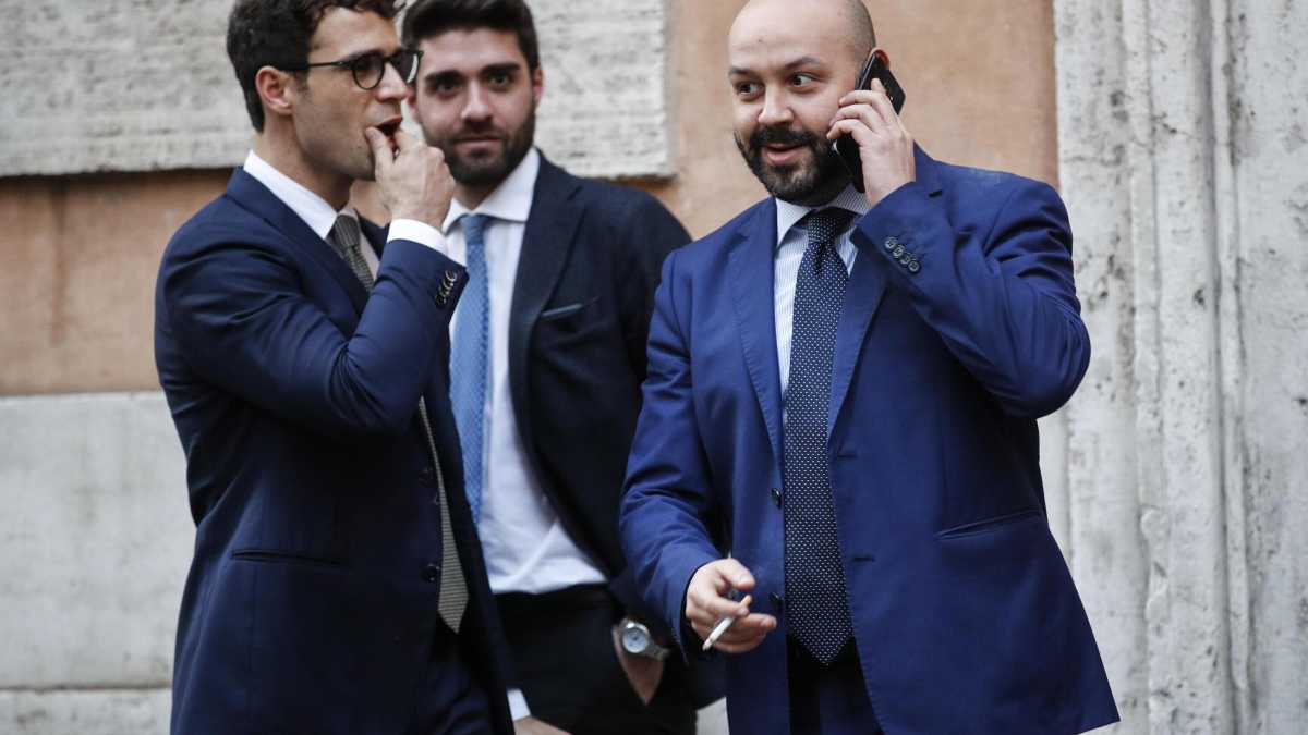 Immagine di Passa a Leonardo Augusto Rubei, portavoce di Luigi Di Maio alla Farnesina