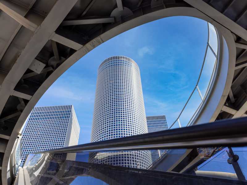 Lo skyline del quartiere finanziario degli affari di Tel Aviv (foto Getty)