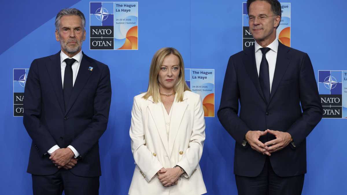 Immagine di Impegno per l’Ucraina e una nomina italiana per il fianco sud. Meloni al vertice Nato