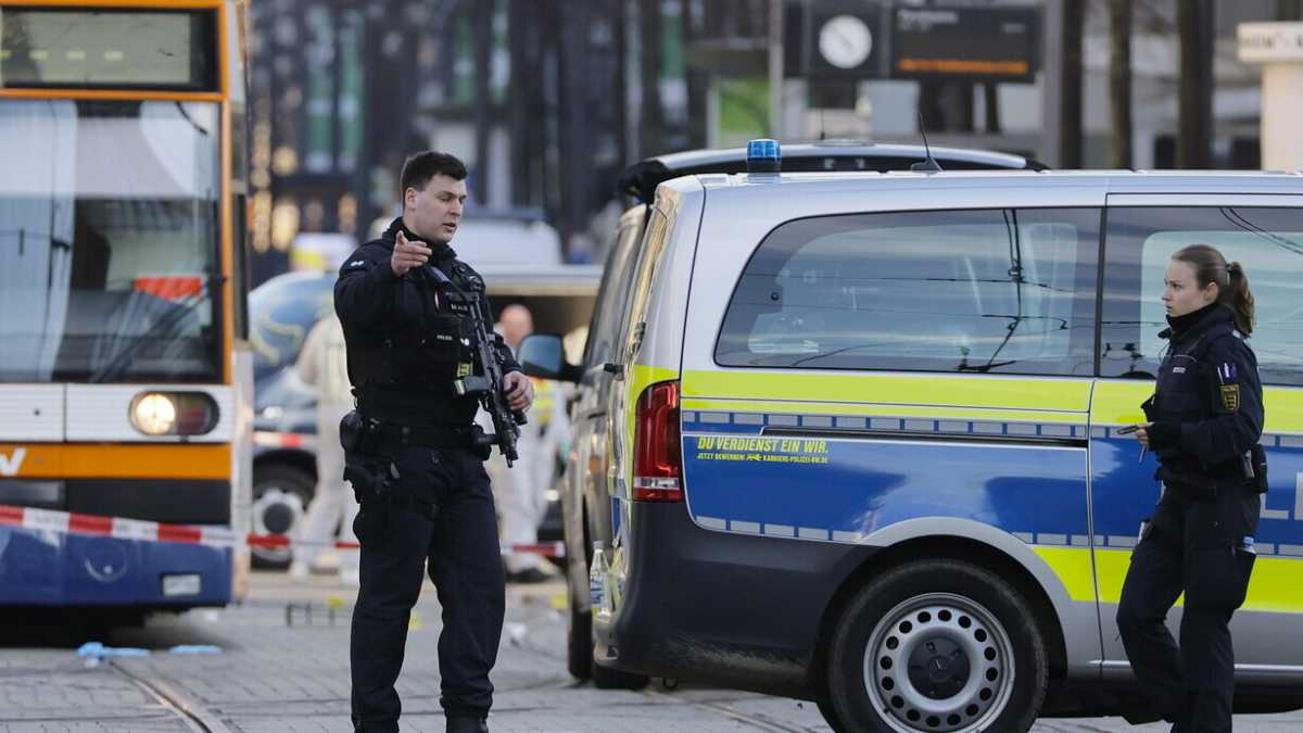 Immagine di I terroristi in Europa sono sempre più giovani. Jihadismo, neonazismo e minacce ibride