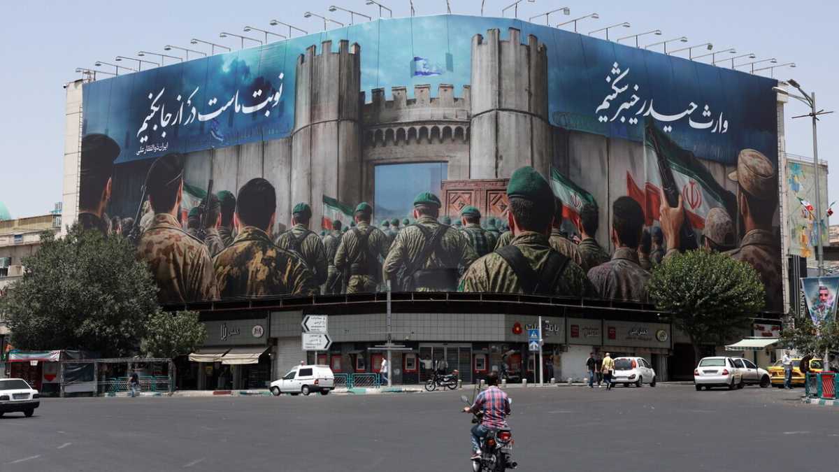 Immagine di Voci iraniane in Israele, bloccate tra due mondi, con un filo diretto