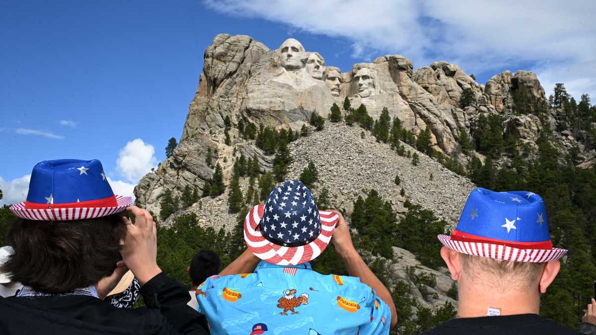 Immagine di Trump scolpito nella pietra? Ma il punto non è mai stato il merito del singolo presidente
