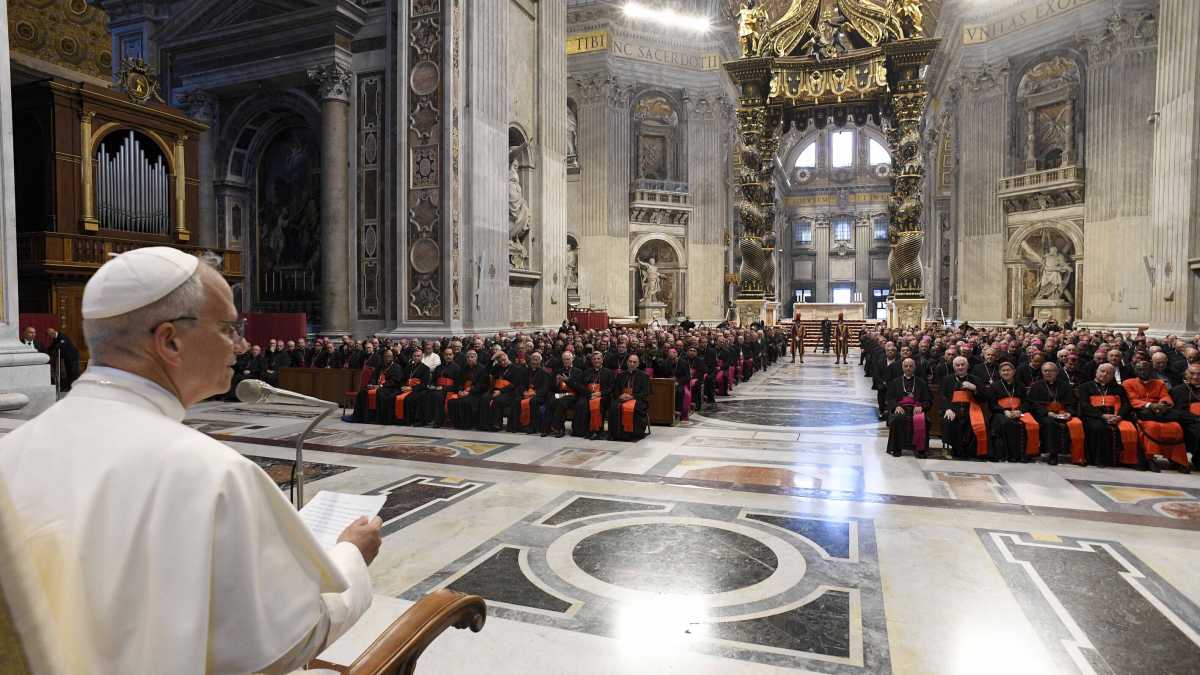 Immagine di Zitto zitto, Papa Leone delude i rivoluzionari: il celibato non si tocca