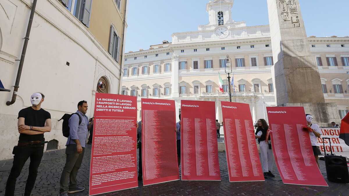 Immagine di Pd in cortocircuito: sta con i ricercatori, ma quando il governo ne accoglie le richieste accusa il governo