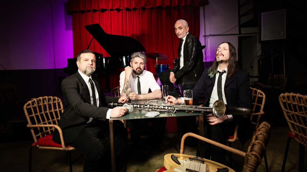 Immagine di L’eleganza del rischio. I Calibro 35 si tuffano nel passato per fare suonare il presente