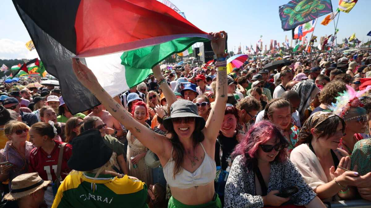 Immagine di Glastonbury e gli altri: i concertoni estivi sono un’euforica piattaforma antisraeliana