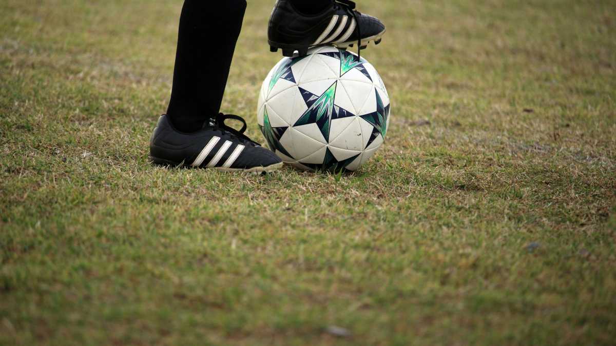 Immagine di Quel pallone pieno di speranza che rotola da Napoli a Gaza