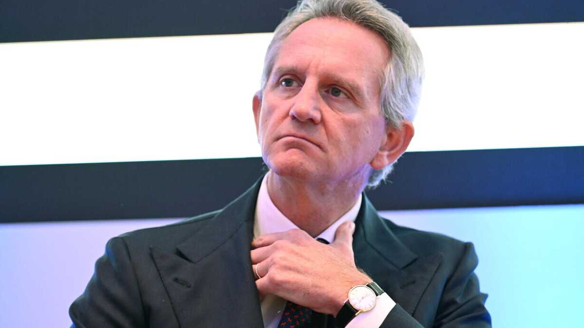 Immagine di Mediolanum esce da Mediobanca e lascia Nagel più solo