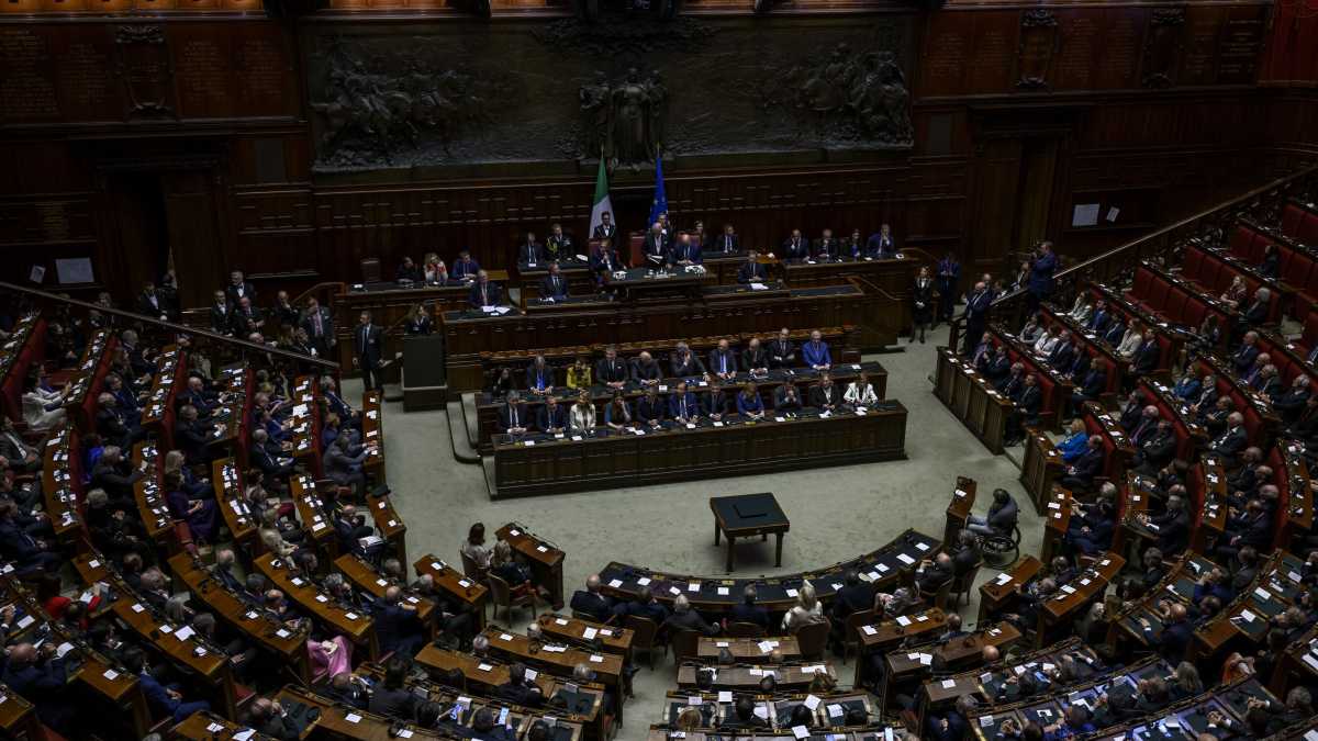 Immagine di L'Italia repubblica parlamentare sì, ma solo quattro giorni a settimana su sette
