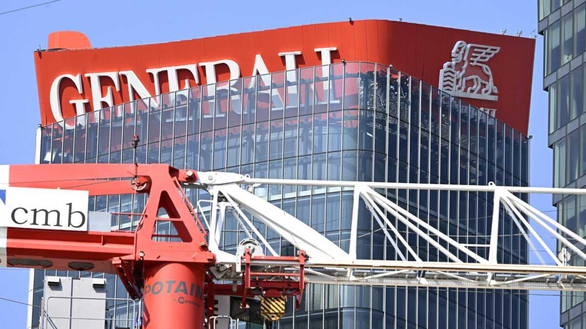 Immagine di Grosso guaio a City Life: dal crollo dei Ferragnez al crollo dell'insegna Generali