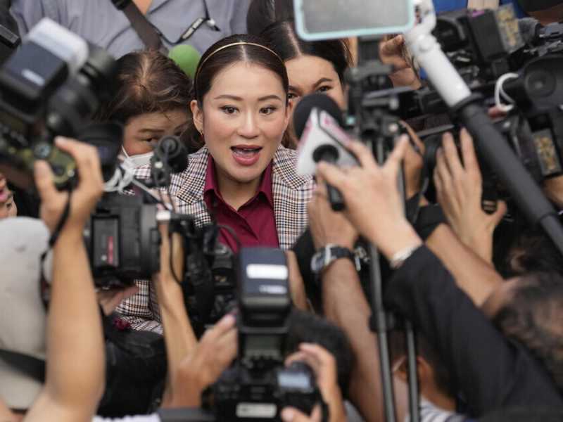 Una telefonata ha messo nei guai la prima ministra thailandese