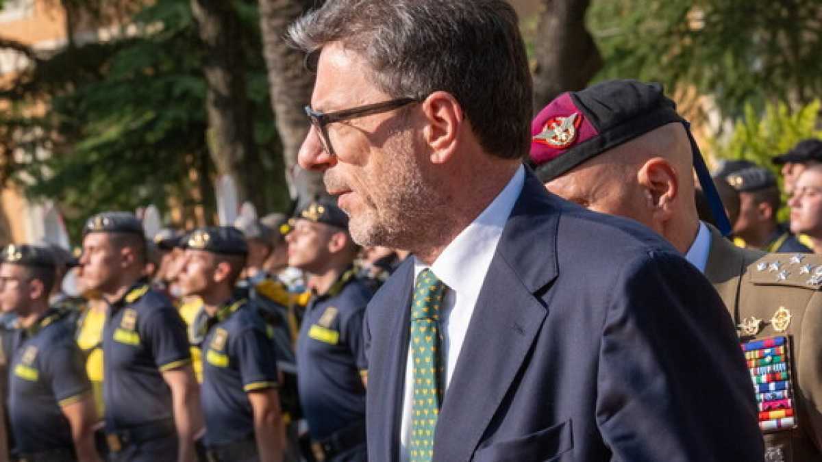 Immagine di Meloni cita il “modello” italiano sul Pnrr. Giorgetti rischia il pasticcio