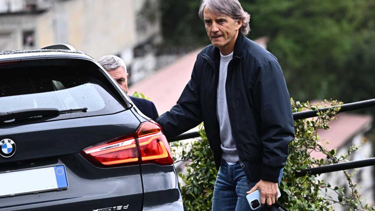 Immagine di Mister Mancini scende in campo: "Nelle mie Marche tifo per Acquaroli: spero che rivinca"