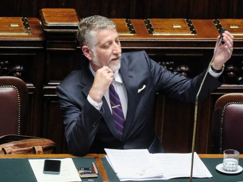 Giuli, il Callido. Non va al Premio Strega e dice "non ho ricevuto i libri. Loda Massini e recita la parte del moralizzatore sul tax credit