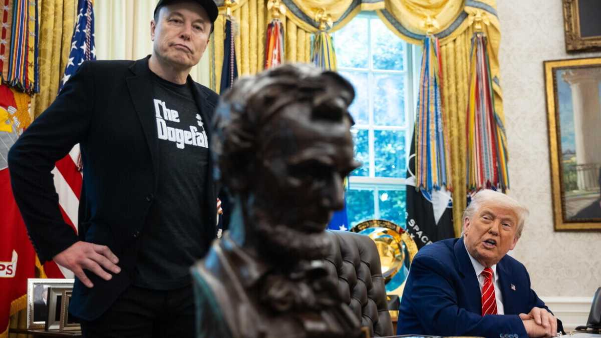 Immagine di Musk lancia il suo nuovo partito. Trump: “Elon ha perso il controllo”