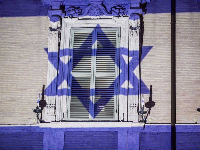 La missione impossibile di leggere un Haaretz a Teheran