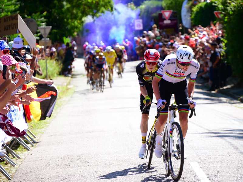 L'attacco di Tadej Pogacar sulla Rampe Saint-Hilare durante la quarta tappa del Tour de France (foto Getty Images)