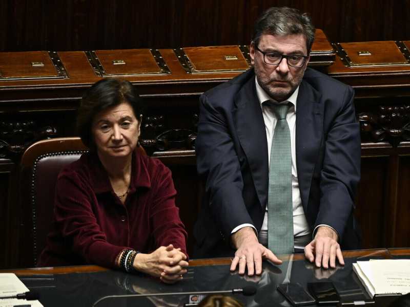 Bonus bebè, Giorgetti ci riprova e Roccella ci spera. Il ritorno del tormentone estivo della culla