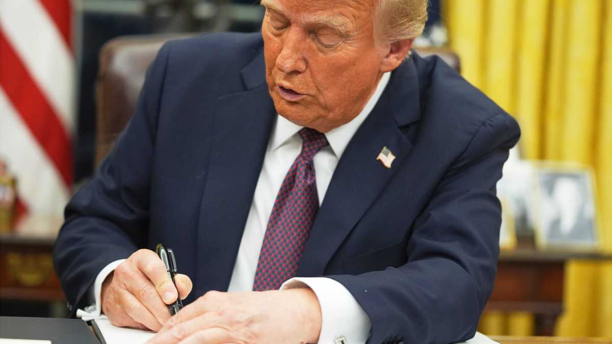 Immagine di Scattano i dazi al 35 per cento per il Canada. In arrivo oggi la lettera di Trump all'Ue