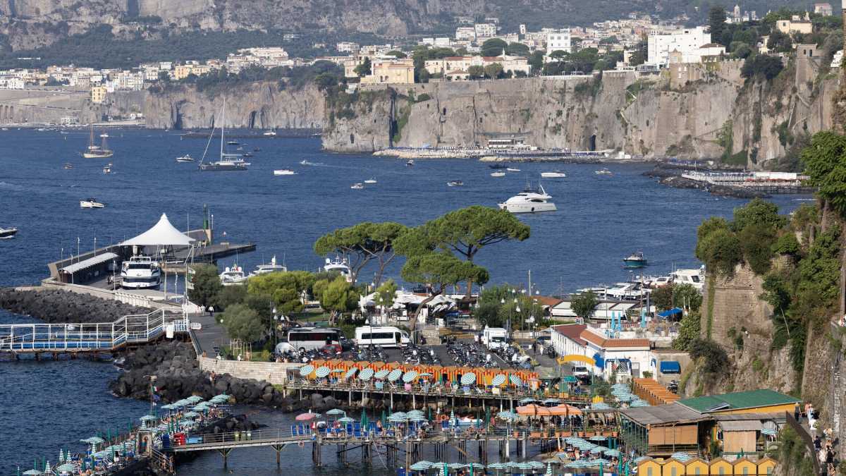 Immagine di Il rebranding intellò dispiega le sue forze. È l’estate culturale da incubo