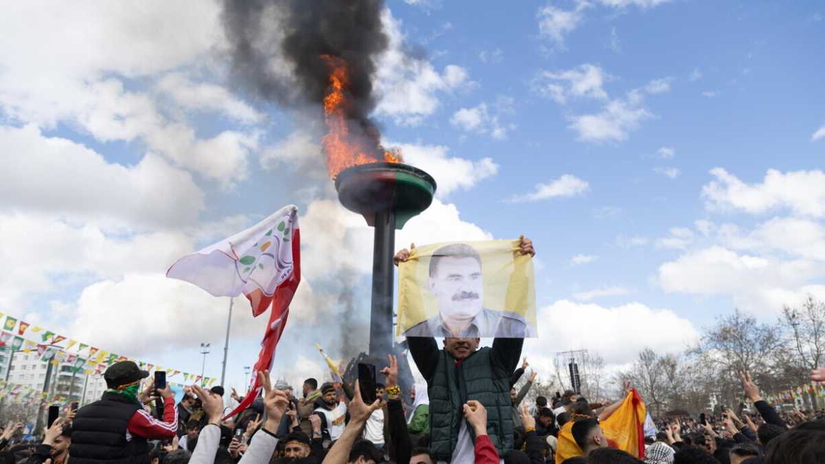 Immagine di Così nasce la pace? Il Pkk consegna le armi