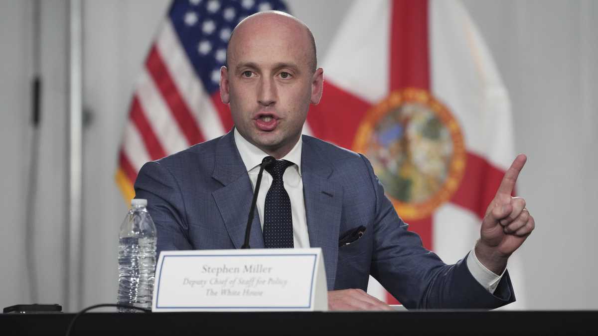 Immagine di Così Stephen Miller dirige il trumpismo anti immigrazione