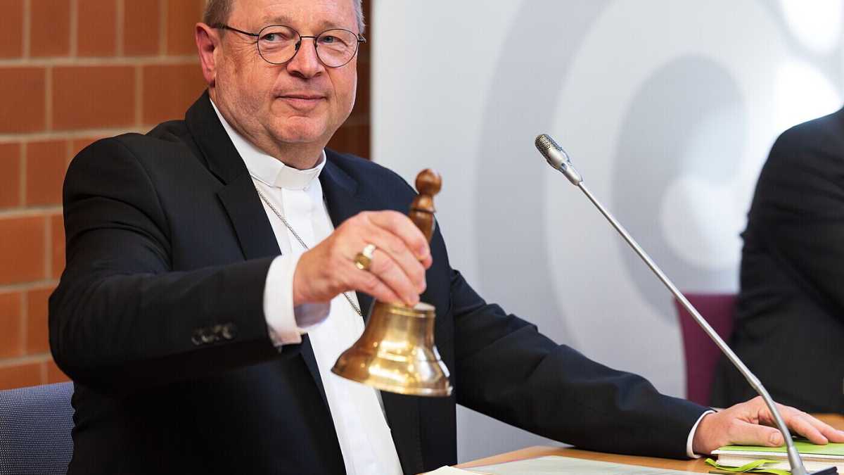 Immagine di Donne prete e benedizioni per tutti. La Chiesa tedesca si presenta al nuovo Papa