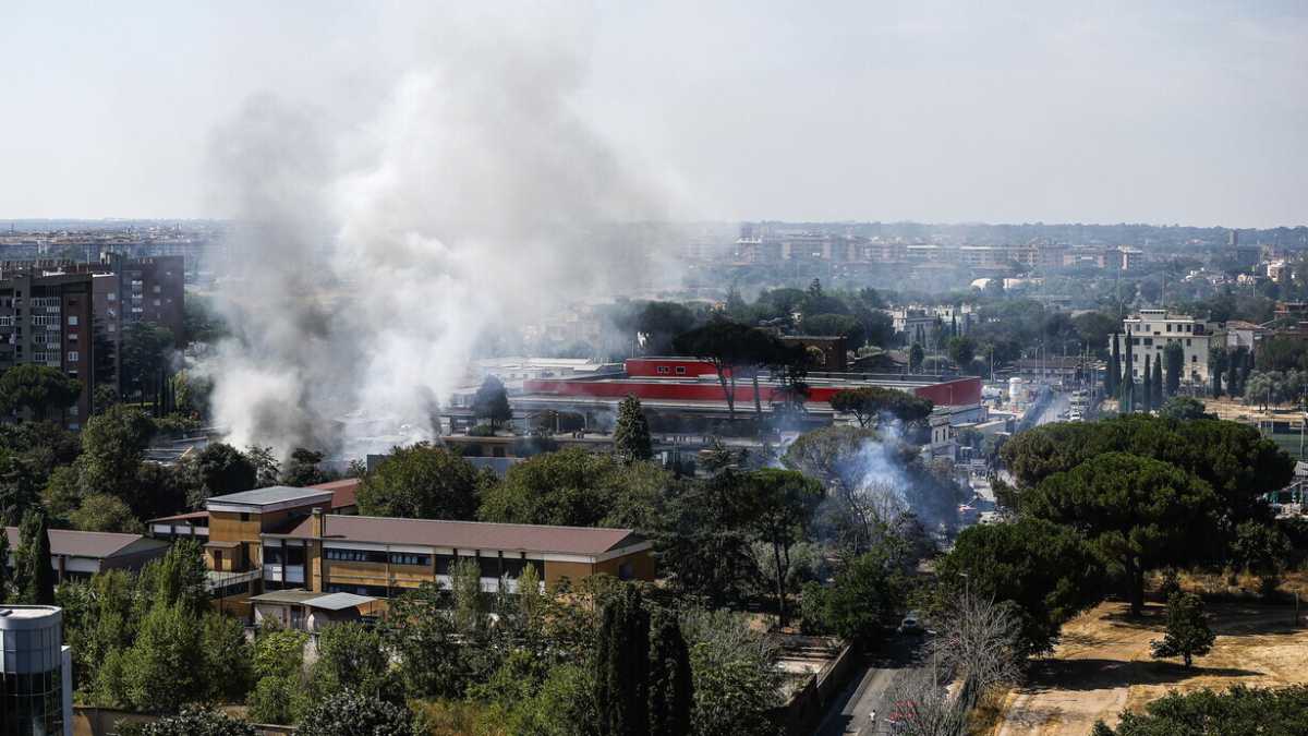 Immagine di Tabula rasa Roma: una città da distruggere e da far rinascere