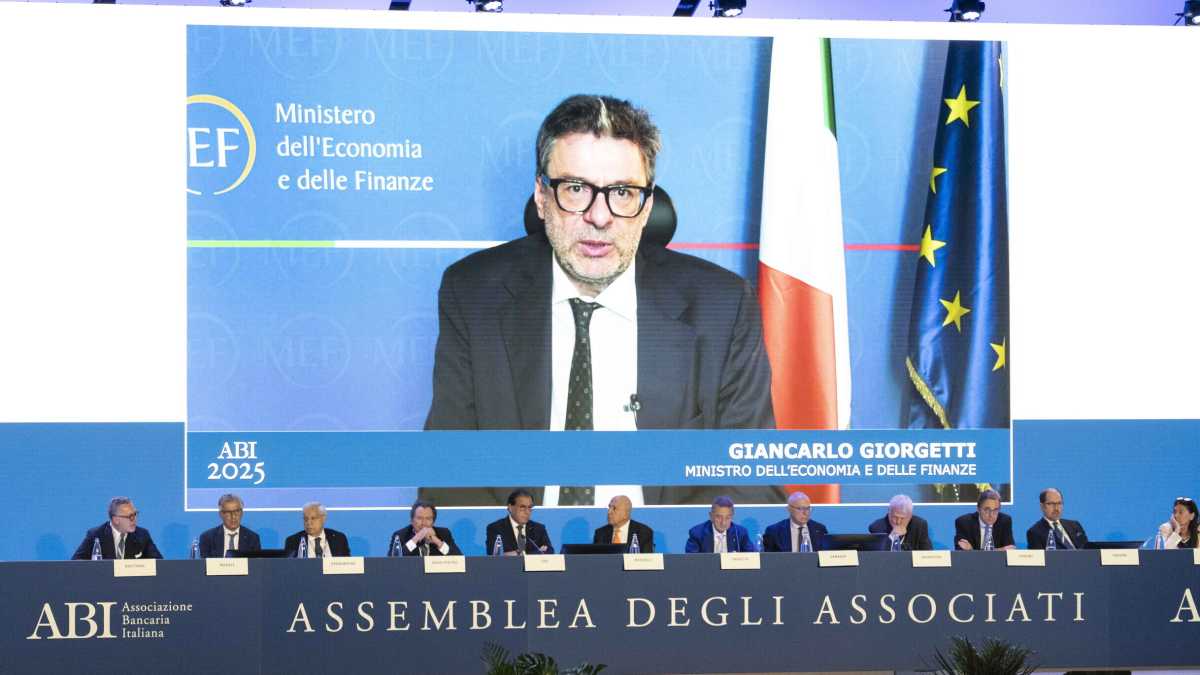 Immagine di L’assalto di Giorgetti alle banche