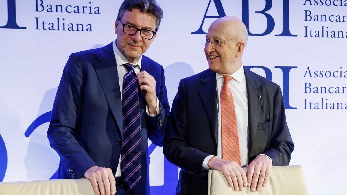 Immagine di I limiti delle critiche di Giorgetti alle banche