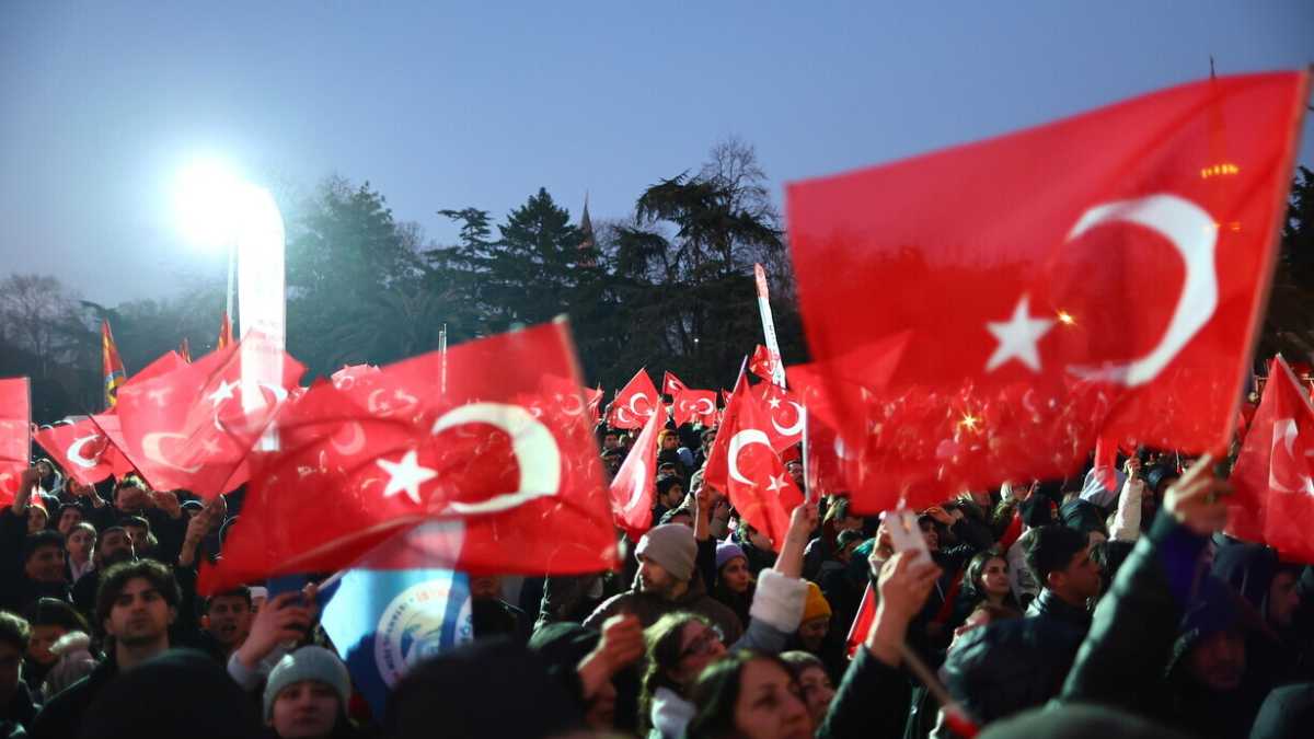 Immagine di Arrestando il suo rivale Imamoglu, Erdogan stravolge la charme offensive in Europa e sui mercati