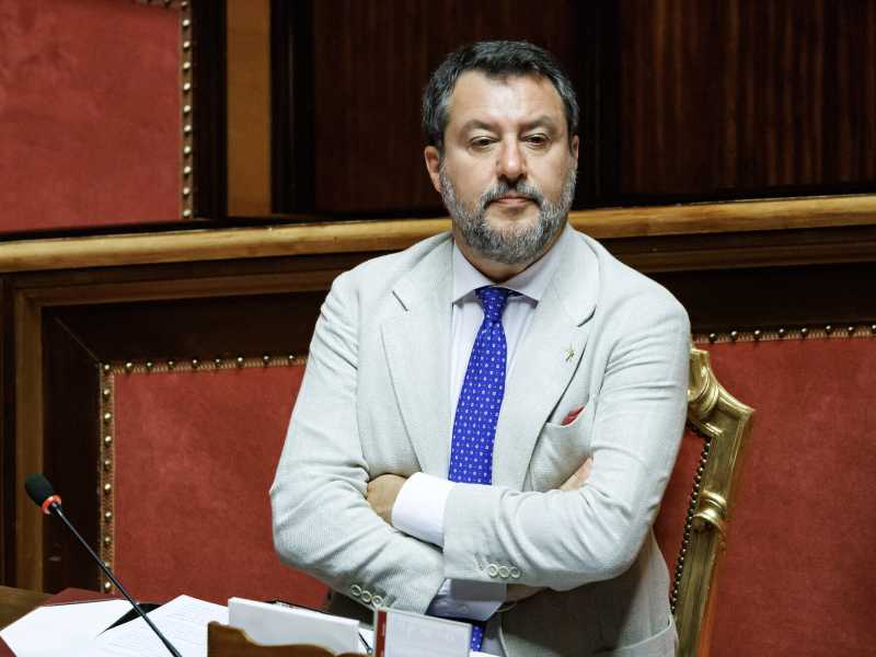 Salvini "alla cantonese". Irritato da Vannacci, insulta la Ue sui dazi, indeciso sul Veneto. Zaia: "Si tratta insieme alla Ue"