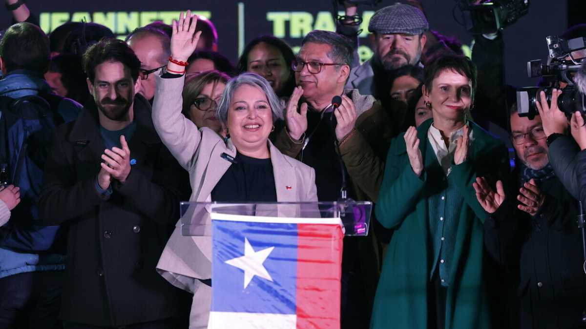 Immagine di Chi è Jara, la comunista che ha vinto le primarie in Cile e alza la Borsa