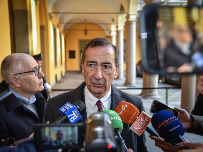 Anche il sindaco di Milano Beppe Sala è indagato nell'inchiesta sull'urbanistica. L'assessore Tancredi: "Pronto a dimettermi"