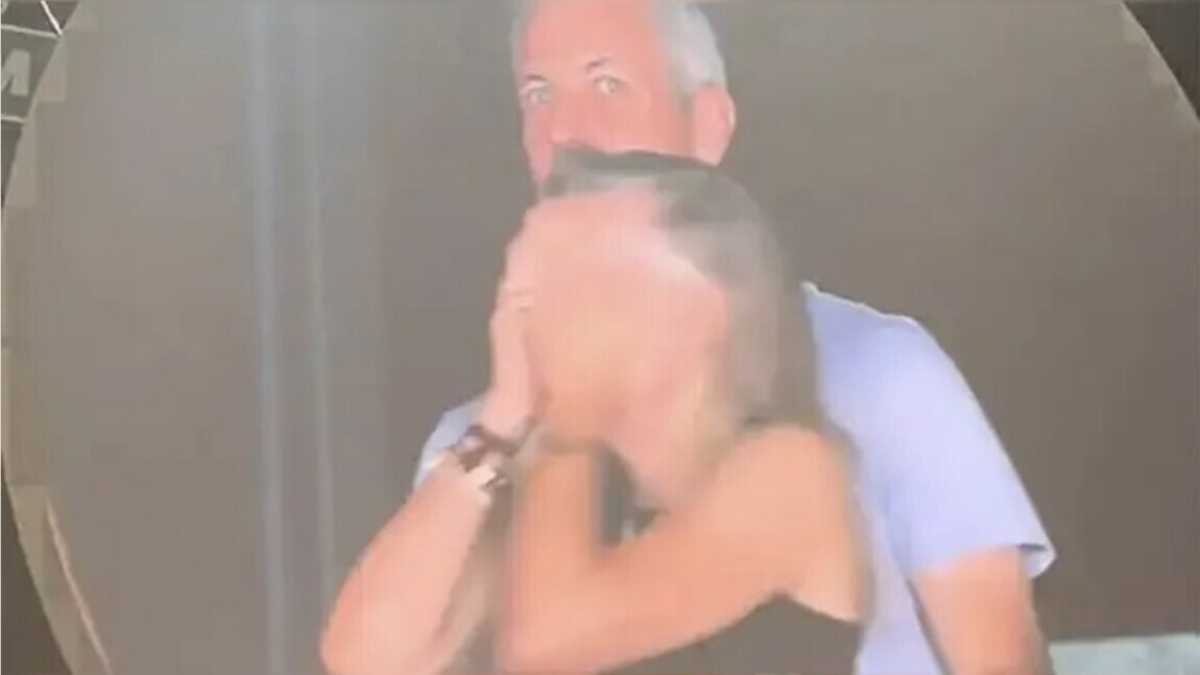 Immagine di L’imperdibile dibattito sullo scandalo dell’estate: le corna al concerto dei Coldplay