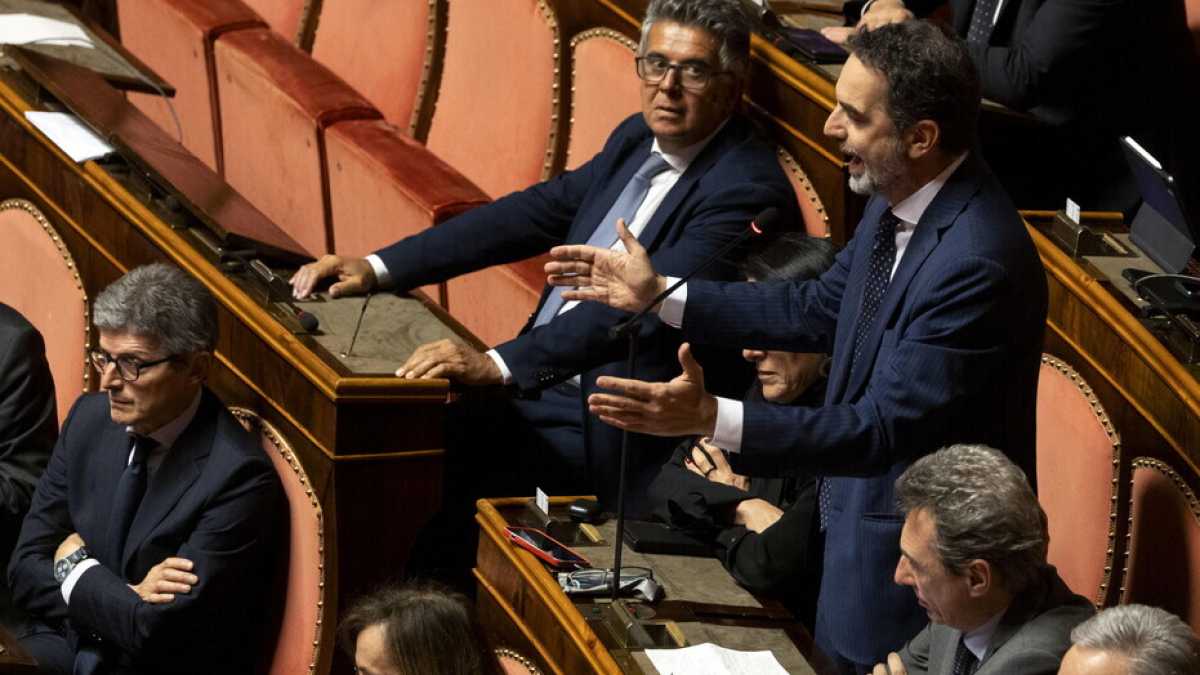 Immagine di M5s sciacallo su Sala. Nel Pd: “Sgradevoli”. “Influirà sull’alleanza”