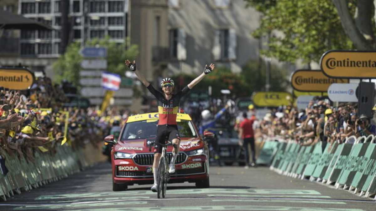 Immagine di Tim Wellens ha vinto a Carcassonne la tappa del carnevale del Tour de France