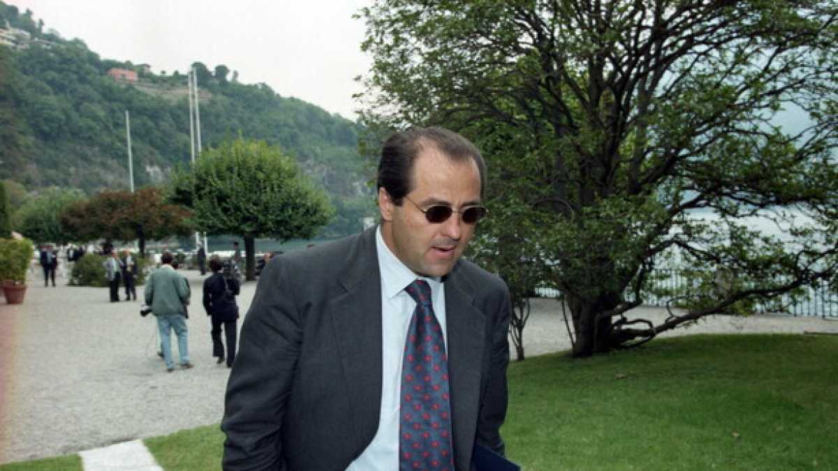 Immagine di Di Pietro non perde occasione per sputare nel piatto in cui ha mangiato