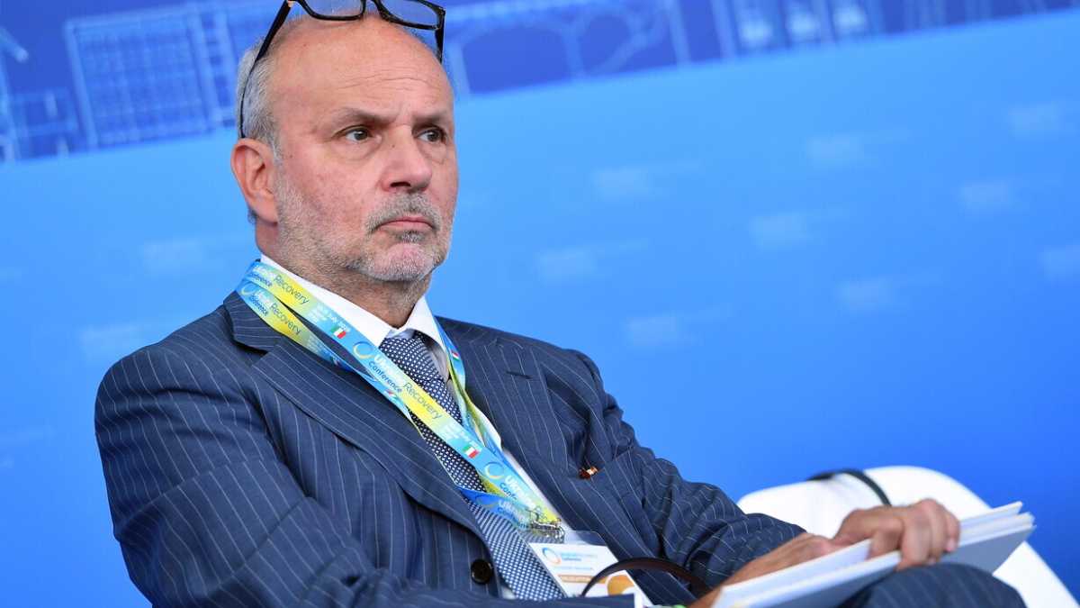 Immagine di Nomi, no vax, strategie, trumpismo di ritorno. E Schillaci? La sanità come buco nero del melonismo