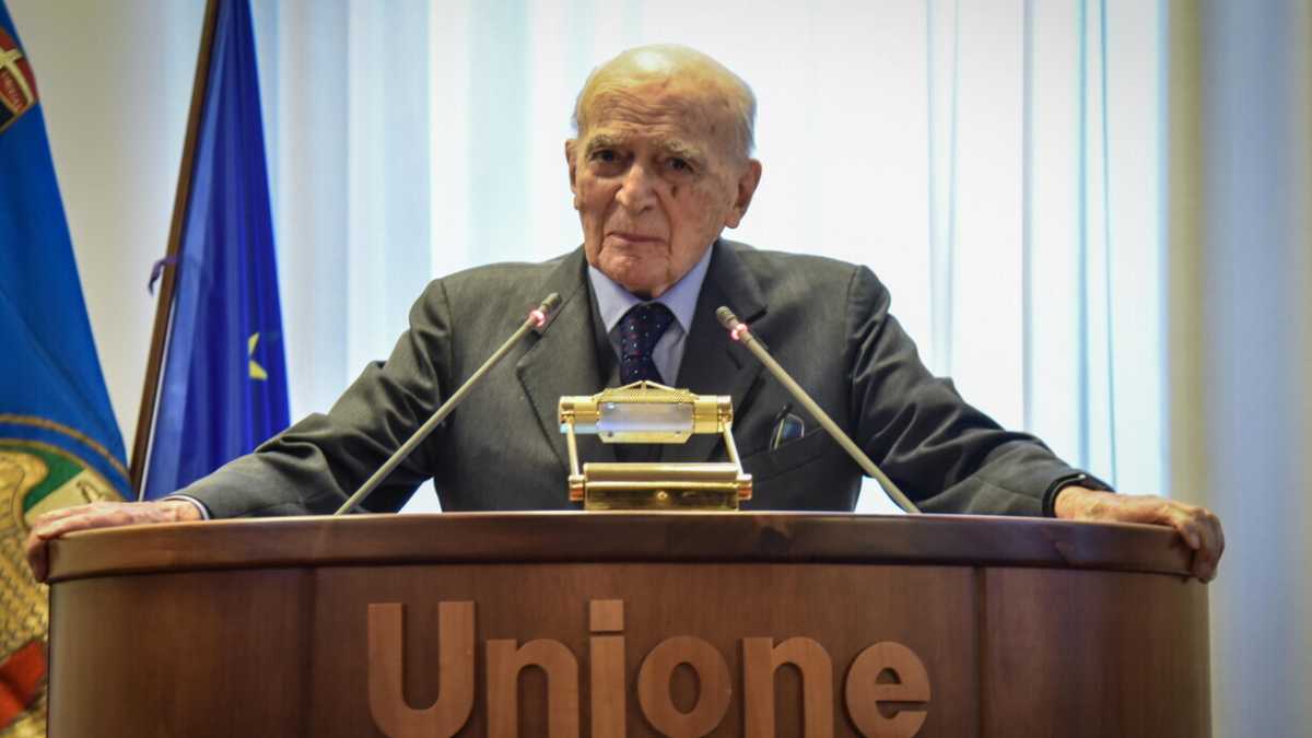 Immagine di Bassetti: “L’Italia è ferma all’Ottocento, mentre Milano corre da sola”