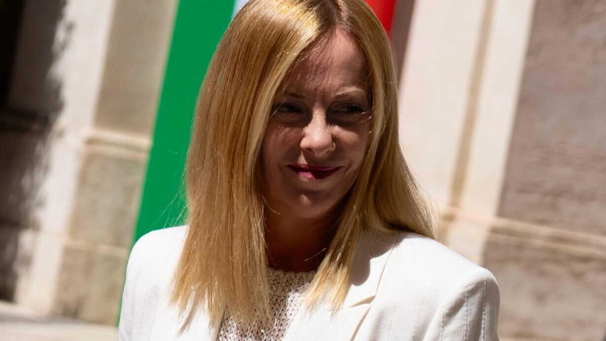 Immagine di Ravioloni, seppie e gelato: la cena a casa di Meloni per le regionali. "Non possiamo perdere le Marche"